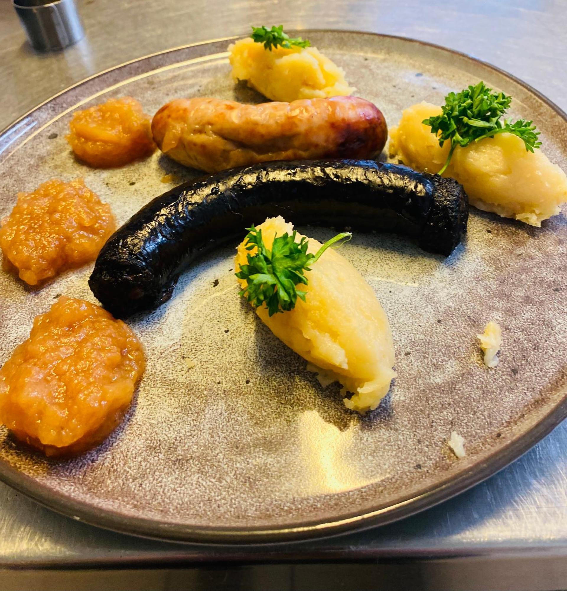 Logis Hotel Bellevue Restaurant La Pomme D'Or Coucy-le-Château-Auffrique 외부 사진
